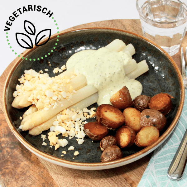 Asperges met ei of zalm en aardappeltjes