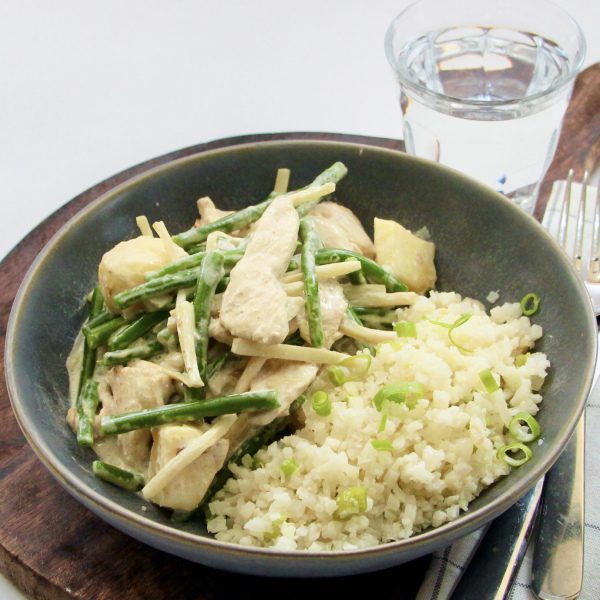 Groene curry met kip en ananas en rijst