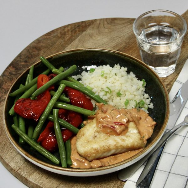 Witvis in romige paprikasaus met rijst