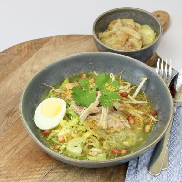 Soto soep met kip en glasnoedels