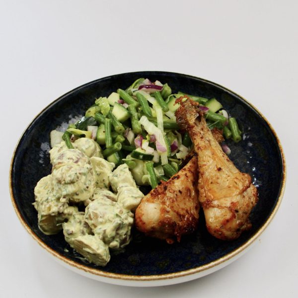 Drumsticks cajun met salades