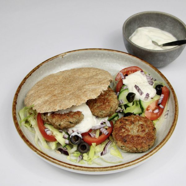 Volkoren pita met kip Kofte & tzatziki