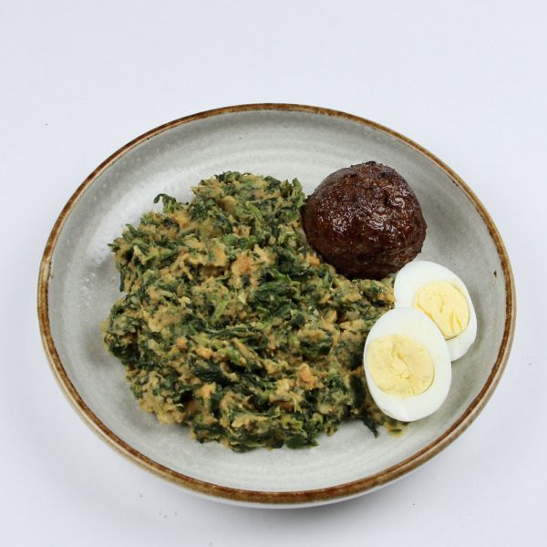 Spinaziestamppot met gehaktbal en ei