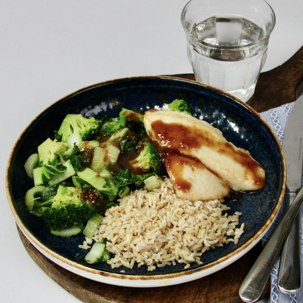 Witvis met soja-sesam saus en paksoi met rijst