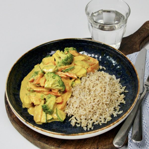 Gele curry met groente en rijst