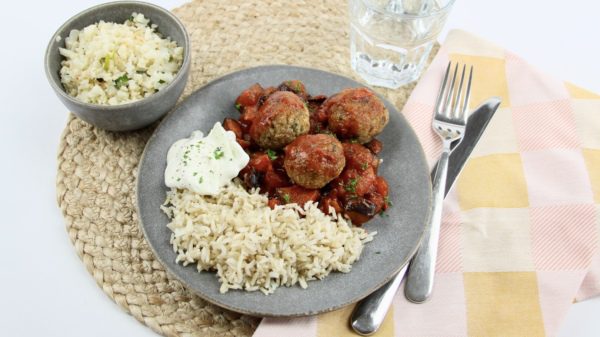 Gyros kipgehaktballetjes met rijst