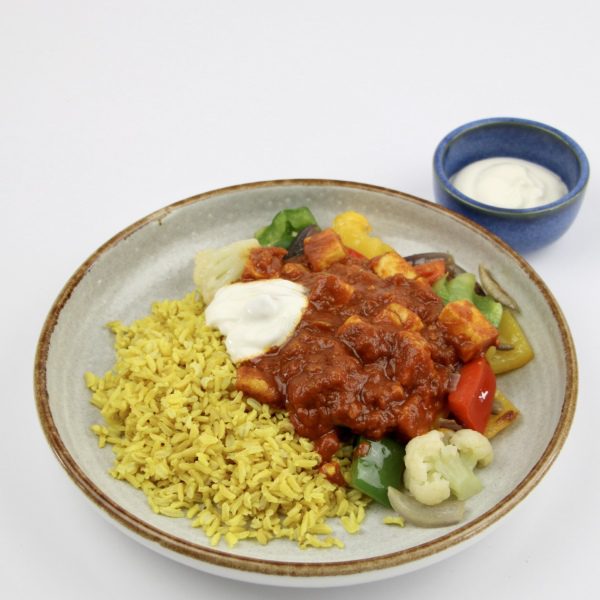 Curry Jalfrezi met halloumi en gele rijst
