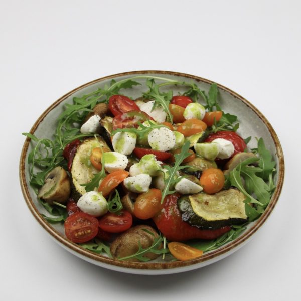 Salade gegrilde groente en mozzarella