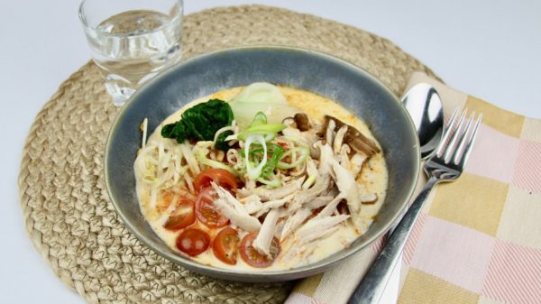 Tom yam soep met kip